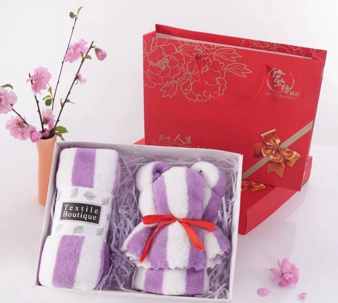 Набор полотенец в подарочной коробке "Мишка" Фиолетовый