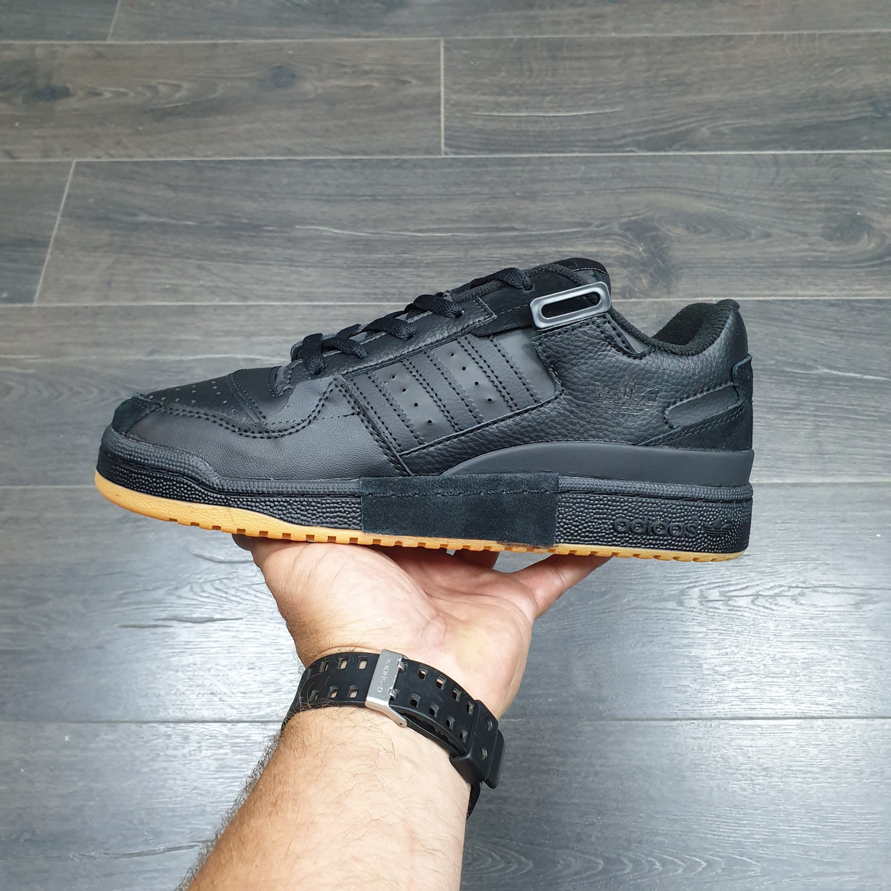 Кроссовки Adidas Forum Exhibit Low Black - фото 1 - id-p184807622