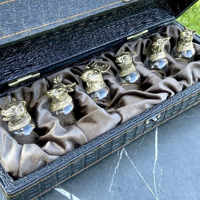 Подарочный набор рюмки перевертыши в кожаном кейсе «Звери» черный - фото 2 - id-p184916247