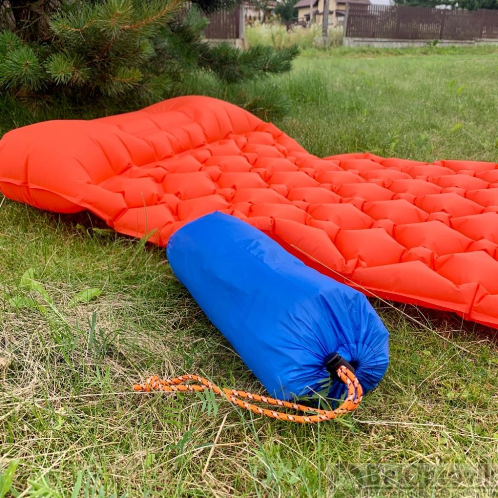 Туристический сверхлегкий матрас со встроенным насосом SLEEPING PAD и воздушной подушкой Ярко синий - фото 3 - id-p184855360