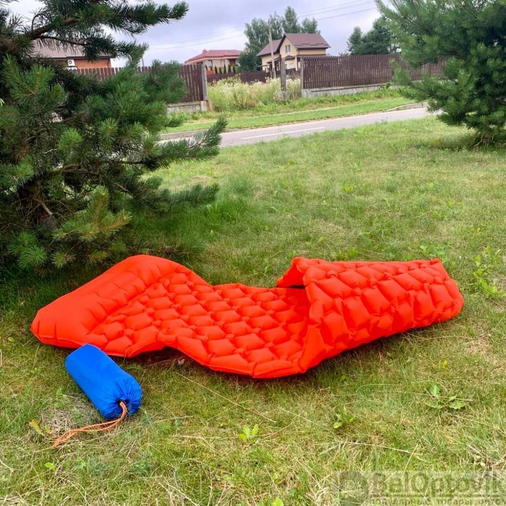 Туристический сверхлегкий матрас со встроенным насосом SLEEPING PAD и воздушной подушкой Ярко синий - фото 8 - id-p184855360