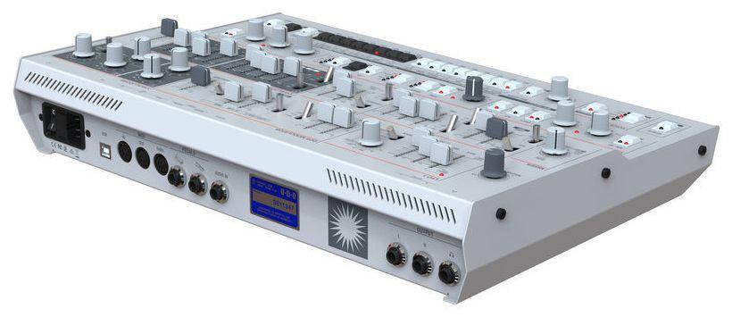 Синтезатор UDO Audio Super 6 Desktop - фото 4 - id-p185067398