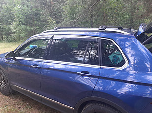 Багажник Turtle Air 1 черный на рейлинги Volkswagen Tiguan II, 2017-…