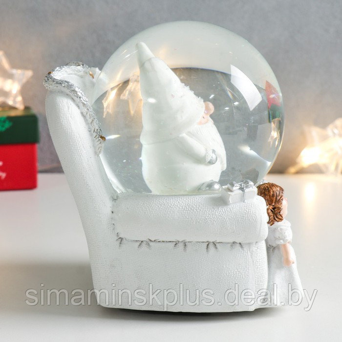 Сувенир полистоун водяной шар музыка "Дед Морозик на кресле" белый 11,5х11,5х14 см - фото 2 - id-p185171352