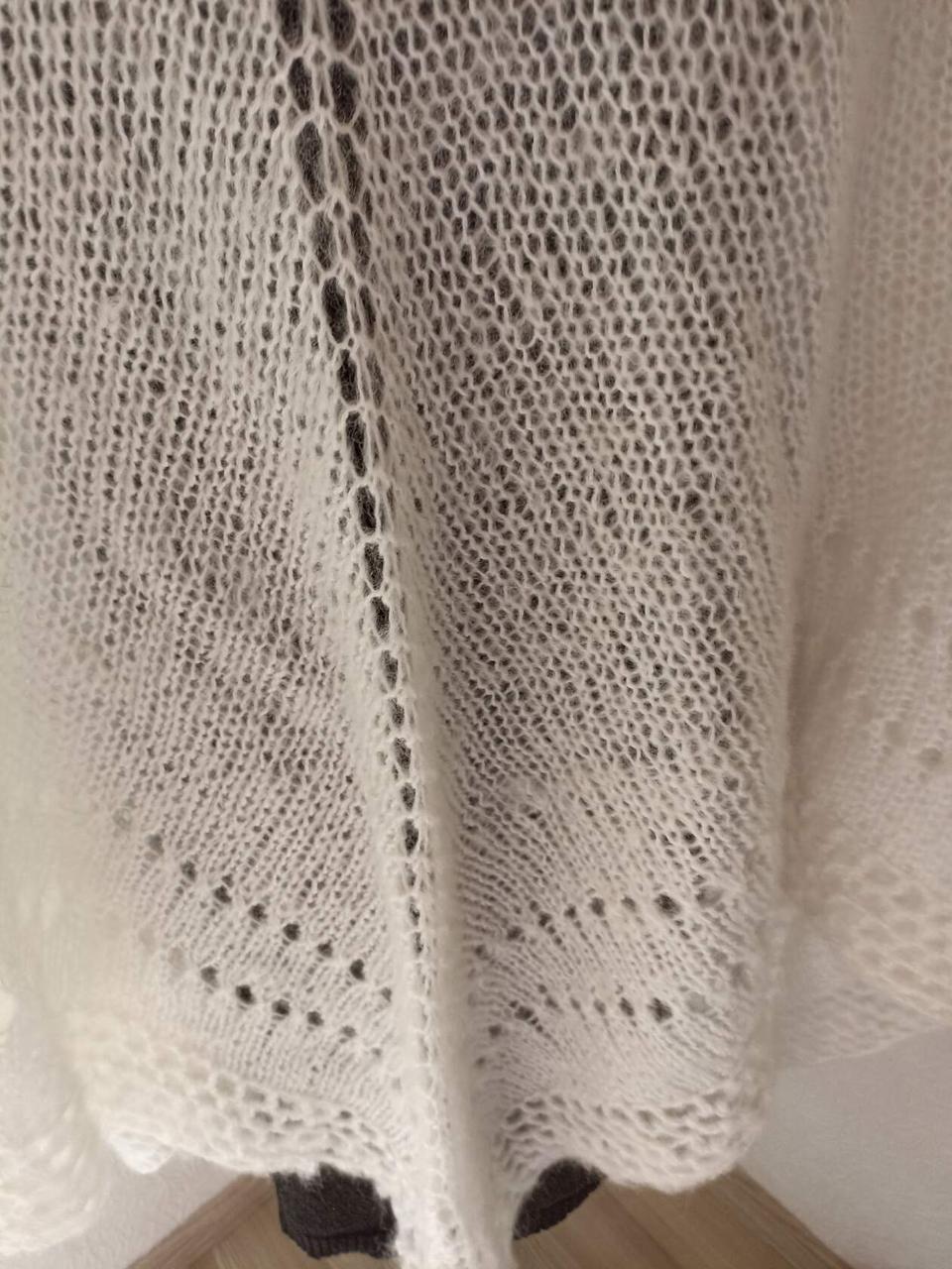 Купить или заказать белую женскую шаль ручной работы - фото 4 - id-p91143814