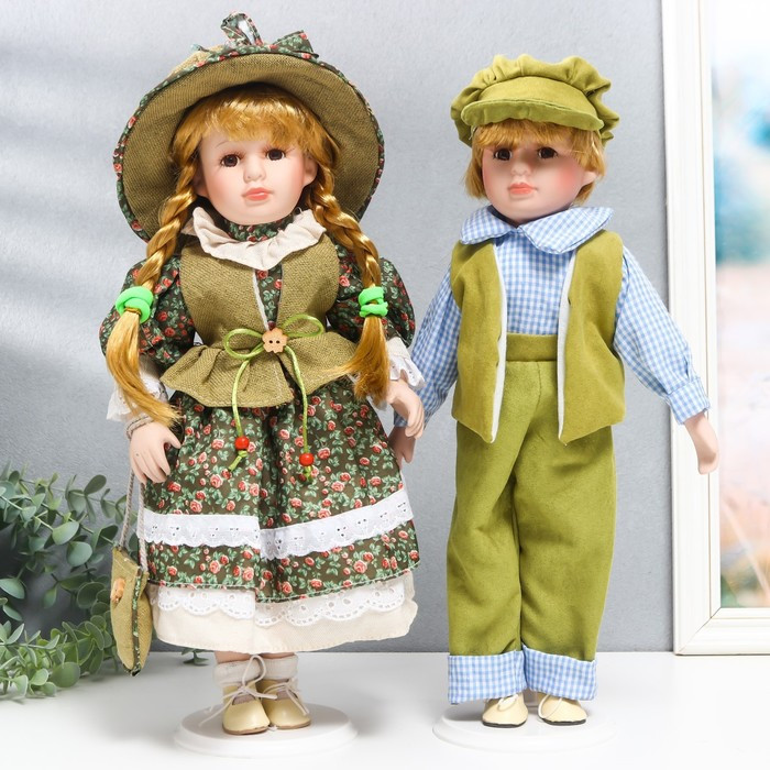Кукла коллекционная парочка "Вика и Антон, розочки на зелёном" набор 2 шт 40 см - фото 1 - id-p185825851