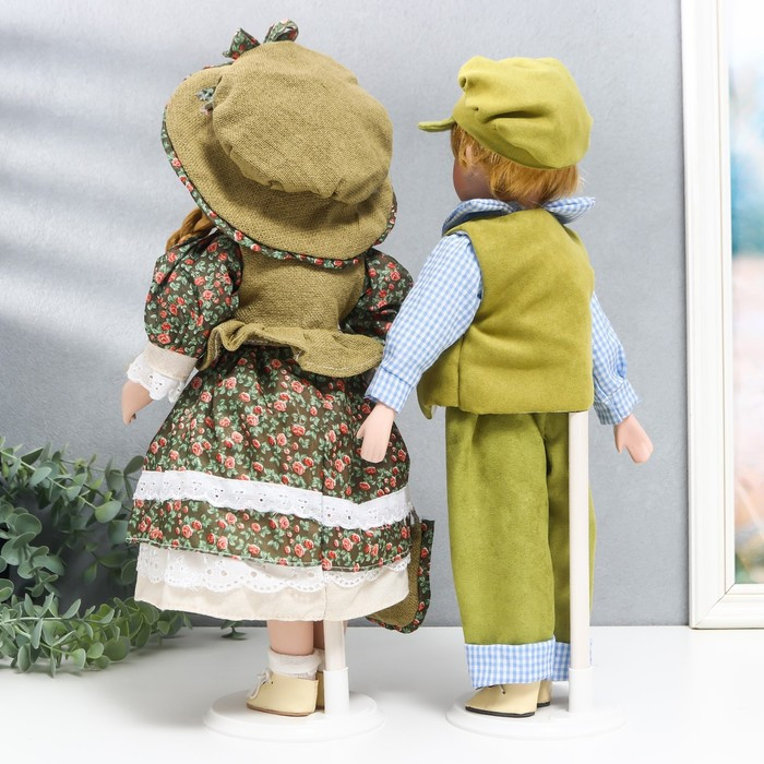 Кукла коллекционная парочка "Вика и Антон, розочки на зелёном" набор 2 шт 40 см - фото 4 - id-p185825851