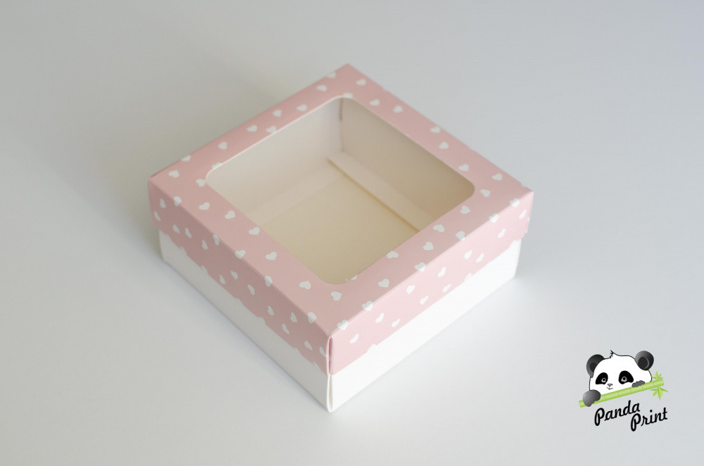 Коробка с прозрачным окном 150х150х70 Сердечки белые на розовом (белое дно)