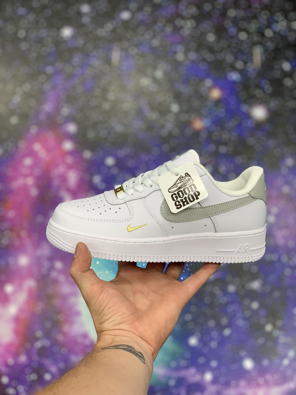 Кроссовки Nike Air Force 1 '07  ESS Low White Grey Gold