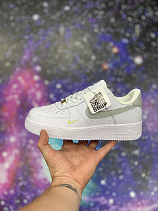 Кроссовки Nike Air Force 1 '07  ESS Low White Grey Gold