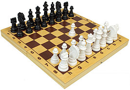 Шахматы пластмассовые в деревянной упаковке (поле 29х29 см)