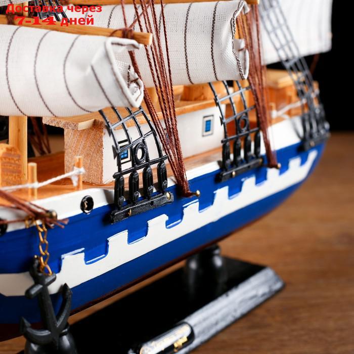 Корабль сувенирный средний "Корсика", борта синие с белой полосой, паруса белые, 43х8,5х37 см - фото 5 - id-p175029232