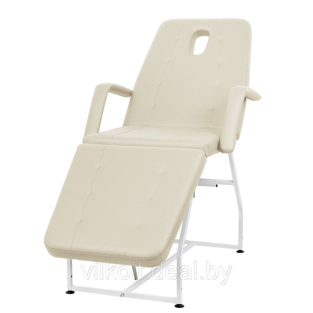 Косметологическое кресло Комфорт с отверстием для лица, обивка молочного цвета. На заказ