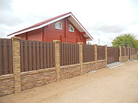 Двусторонний забор "Танвальд" комбинированный с двусторонним металлическим штакетником