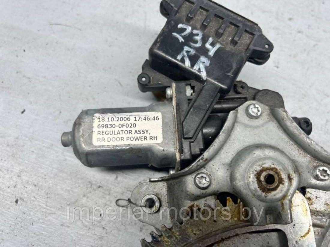 Стеклоподъемник электрический задний правый Toyota Corolla VERSO 2 - фото 2 - id-p128938965