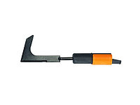 Тяпка Fiskars для уборки травы с дорожек (136521)