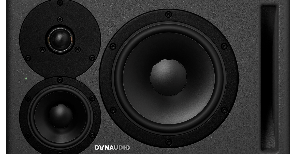 Активный монитор Dynaudio Core 47 Left - фото 1 - id-p187622677