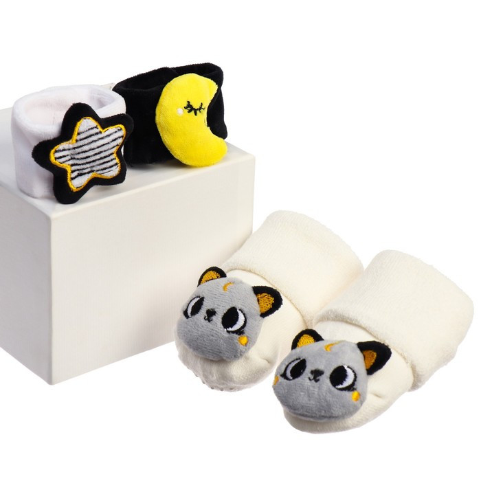 Подарочный набор: развивающие браслетики+носочки погремушки «Котики» - фото 1 - id-p187841724