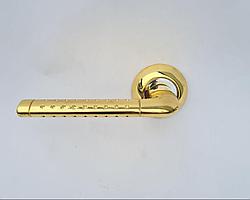 Дверная ручка VERONI - N 101 BSB  Матовое золото / Хром