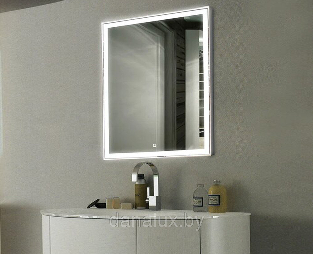Зеркало с подсветкой Континент Strong LED 50х70 алюминиевый корпус