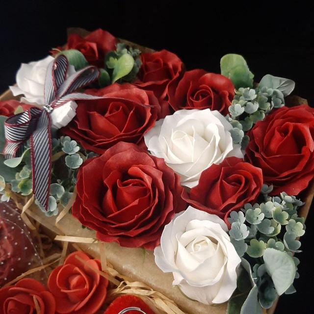 Подарочный набор «МОЕМУ АНГЕЛУ» (композиция роз из мыла в подарочной коробке)