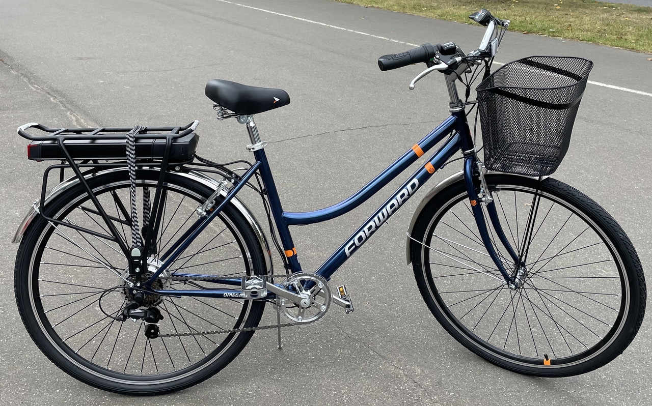 Электровелосипед Forward Omega 28 E-250 с Корзинкой 2022 темно-синий