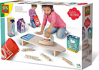 Набор игровой детский Petits Pretenders "Прачечная с деревянной гладильной доской и утюгом", средства для