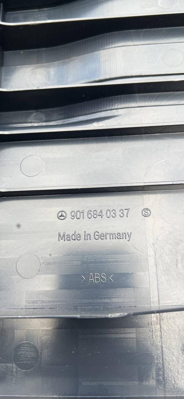 Крышка инструментального ящика правая Mercedes-Benz Sprinter (W901-905) рест. 2003 - фото 3 - id-p188605533