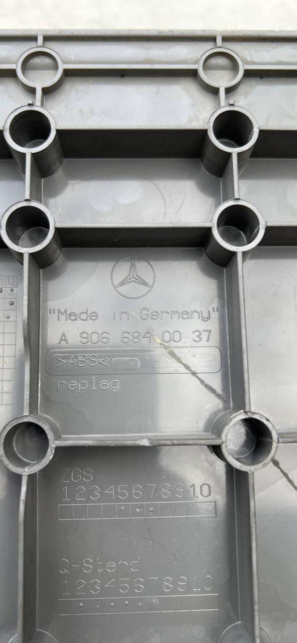 Крышка инструментального ящика правая Volkswagen Crafter 2010 - фото 3 - id-p188605534