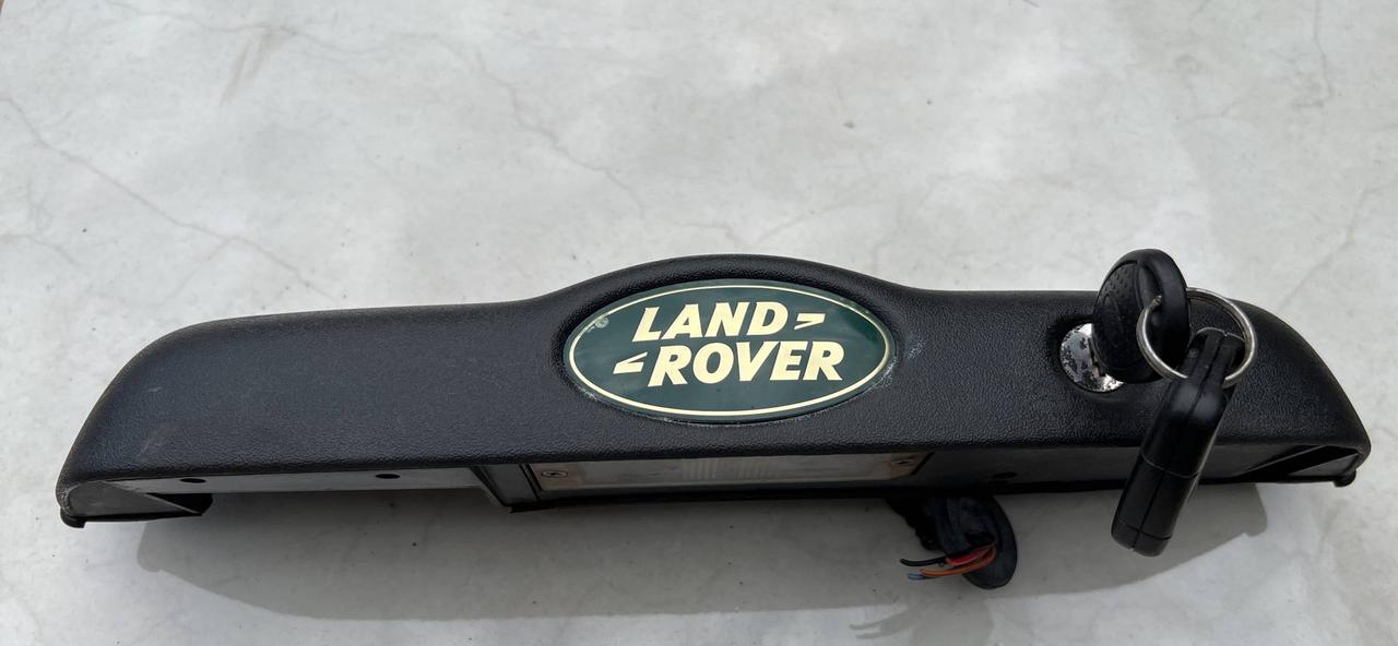 Ручка багажника на Land Rover Freelander