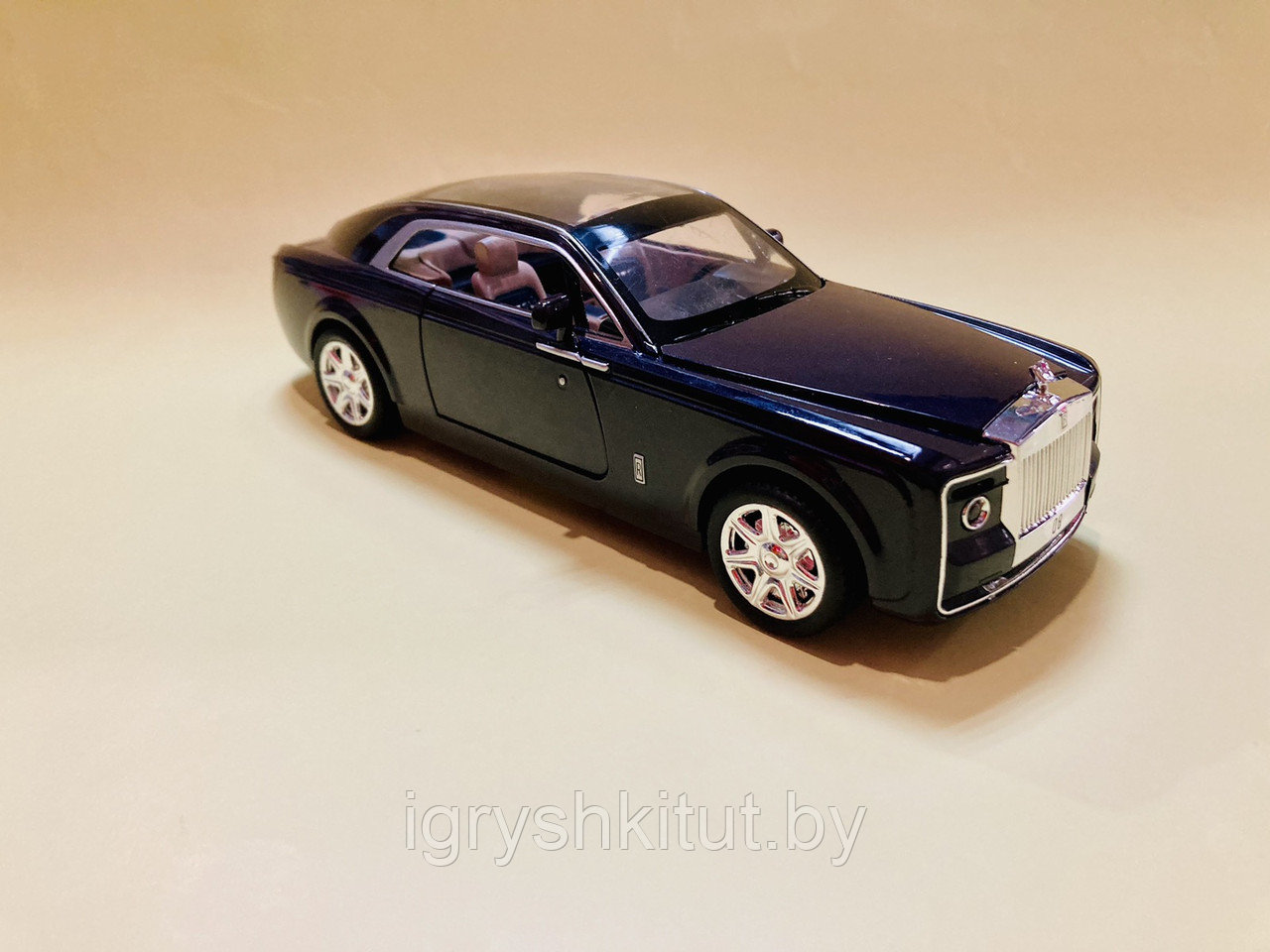 Металлическая инерционная машинка Rolls-Royce (Свет, звук)