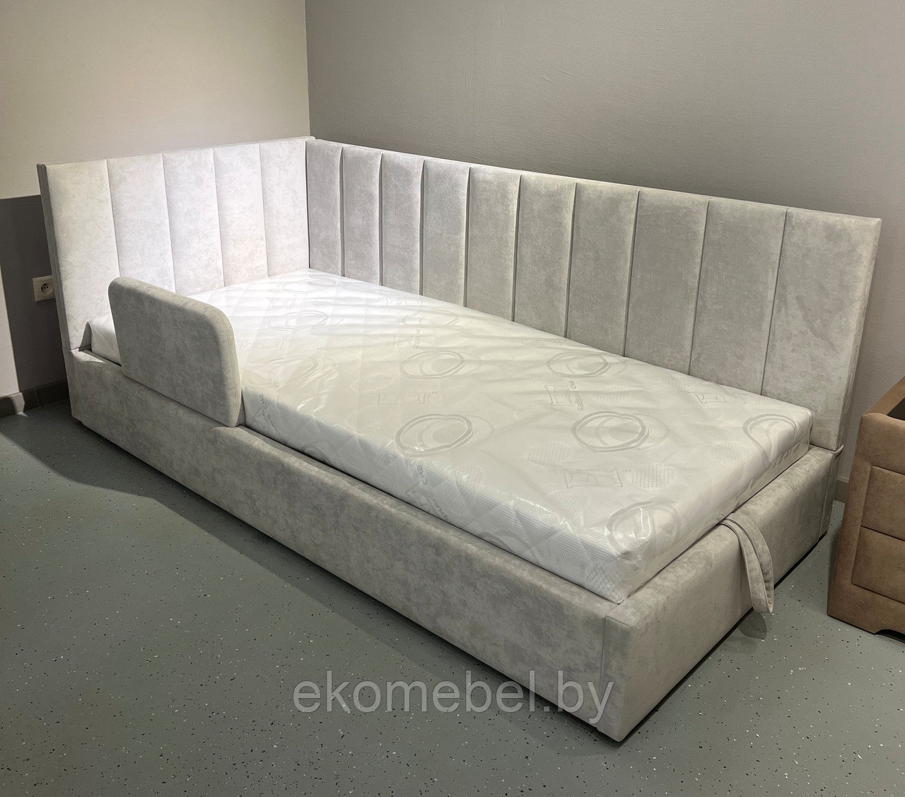 Кровать "Юнис" с бортиком (80х200, 80х190, 90х200, 90х190, 100х200, 100х190). и т.д.