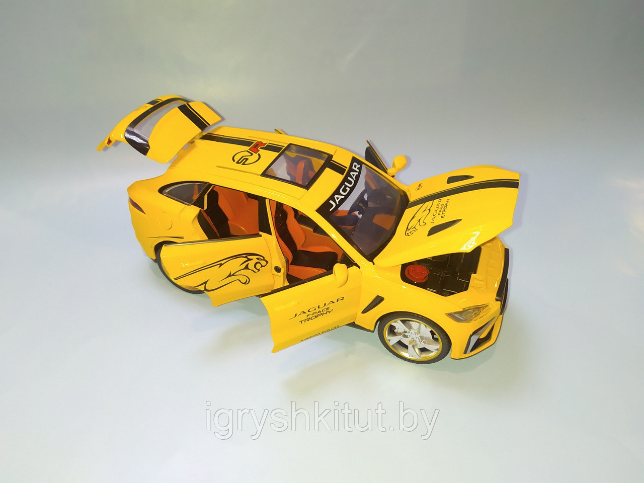 Машинка Jaguar F-Pace, инерционная, металлическая, свет, звук Желтый