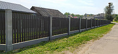 Забор из бетонных столбов