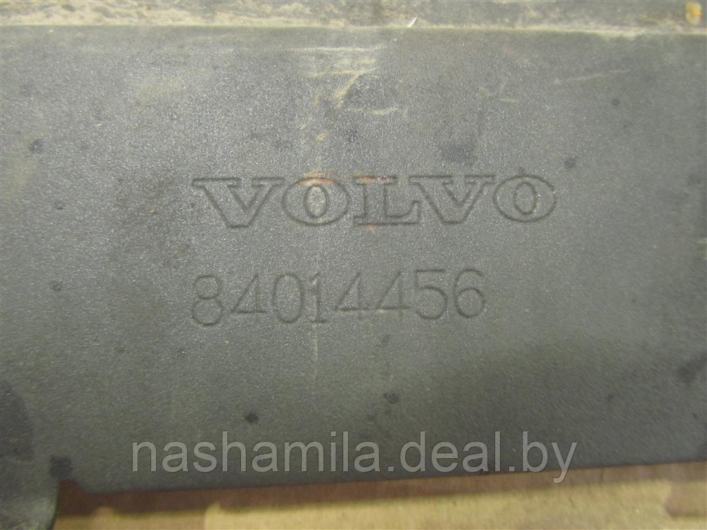 Накладка внутренняя на заднюю панель кузова Volvo FH4 - фото 3 - id-p190097856
