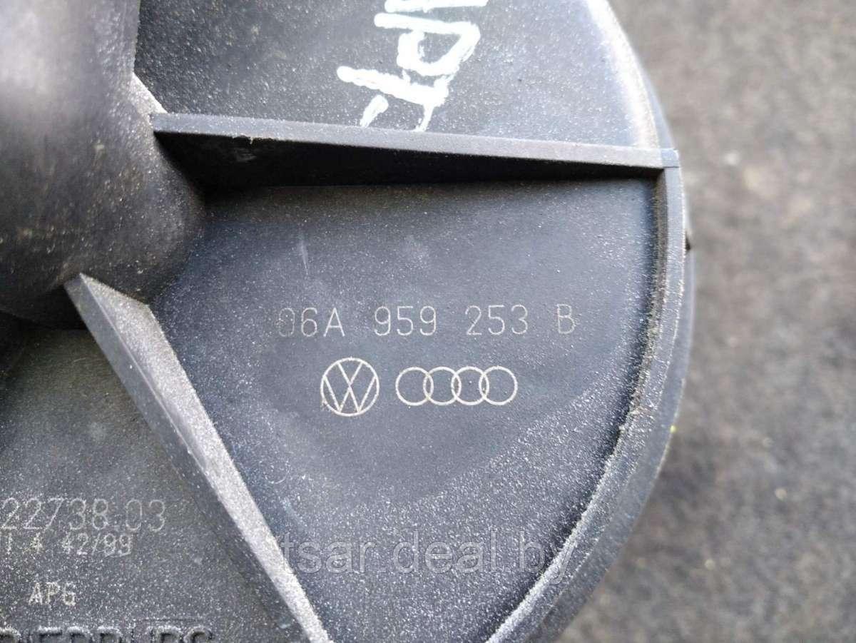 Насос воздушный Volkswagen Golf 4 (06A131333C, 06A959253B) - фото 2 - id-p190524895