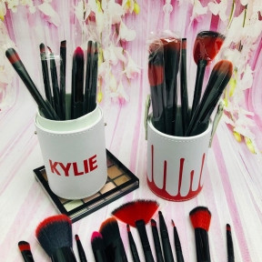 Набор кистей для макияжа в тубусе KYLIE RED/Black, RED/White 12 шт В белом тубусе с красным оформлением тубуса - фото 1 - id-p109390119