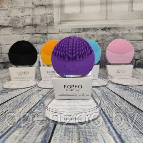 Вибрирующая силиконовая щетка для нежной очистки кожи лица Foreo LUNA mini 2 Фиолетовая