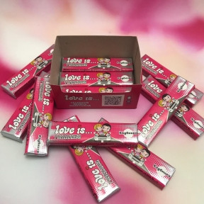 Уценка Блок жевательных конфет с вкладышами Love is..(12 пластин по 5 конфет в каждой. всего 60 конфет) - фото 1 - id-p153788225