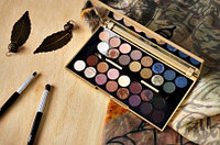 Палетка теней 30 Eyeshadow Palette Fortune Favours The Brave REVOLUTION