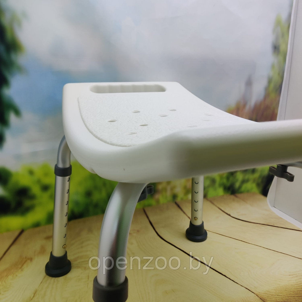 Поддерживающий стул для ванной и душа ТИТАН (складной, регулируемый) С отверстиями для лейки (душа) - фото 10 - id-p179791070