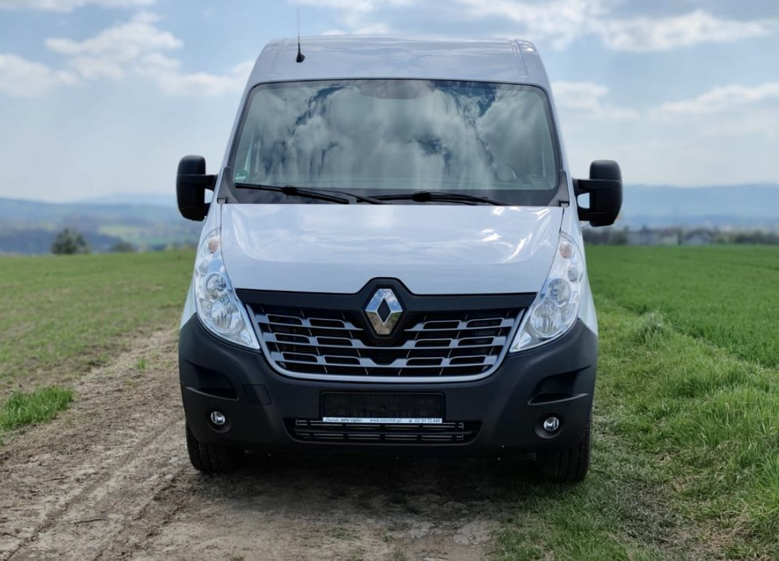 Renault Master 2014. Аренда грузового микроавтобуса