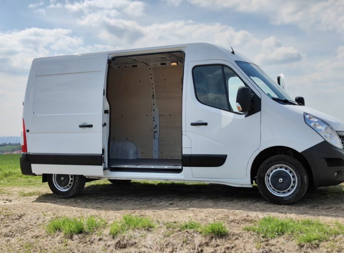 Renault Master 2014. Аренда грузового микроавтобуса