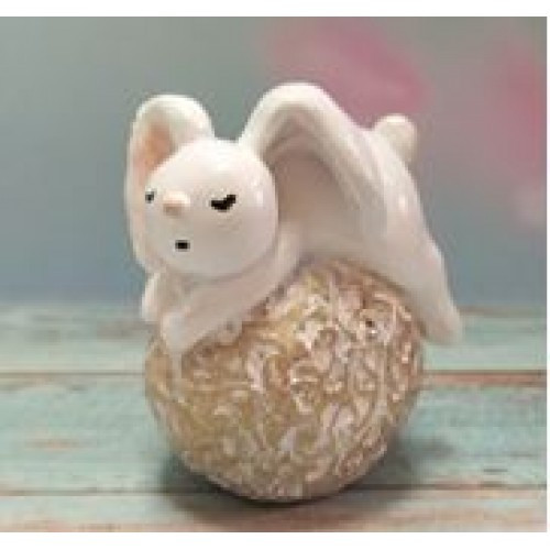 Статуэтка из полистоуна кролик на шаре 8см арт. ПЛ-12441 - фото 1 - id-p191479393