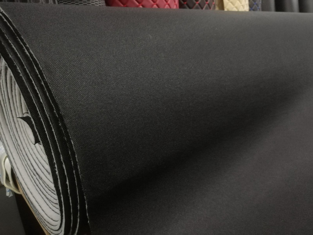 Потолочная ткань сетка (Premium) на поролоне 3мм / ламинирование нижнего слоя сетка / чёрная / Турция - фото 1 - id-p95574482