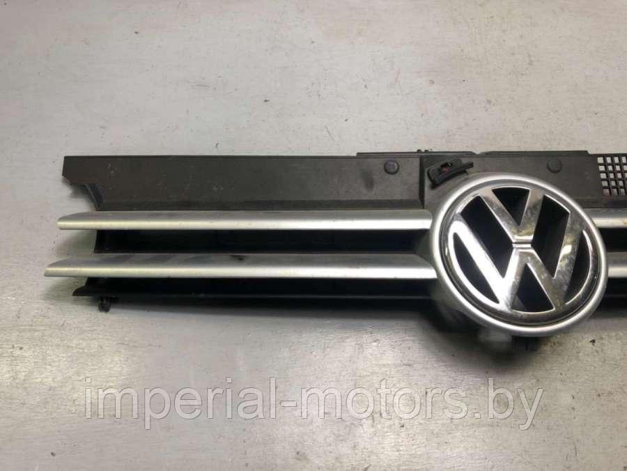 Решетка радиатора Volkswagen Golf 4 - фото 2 - id-p191983057