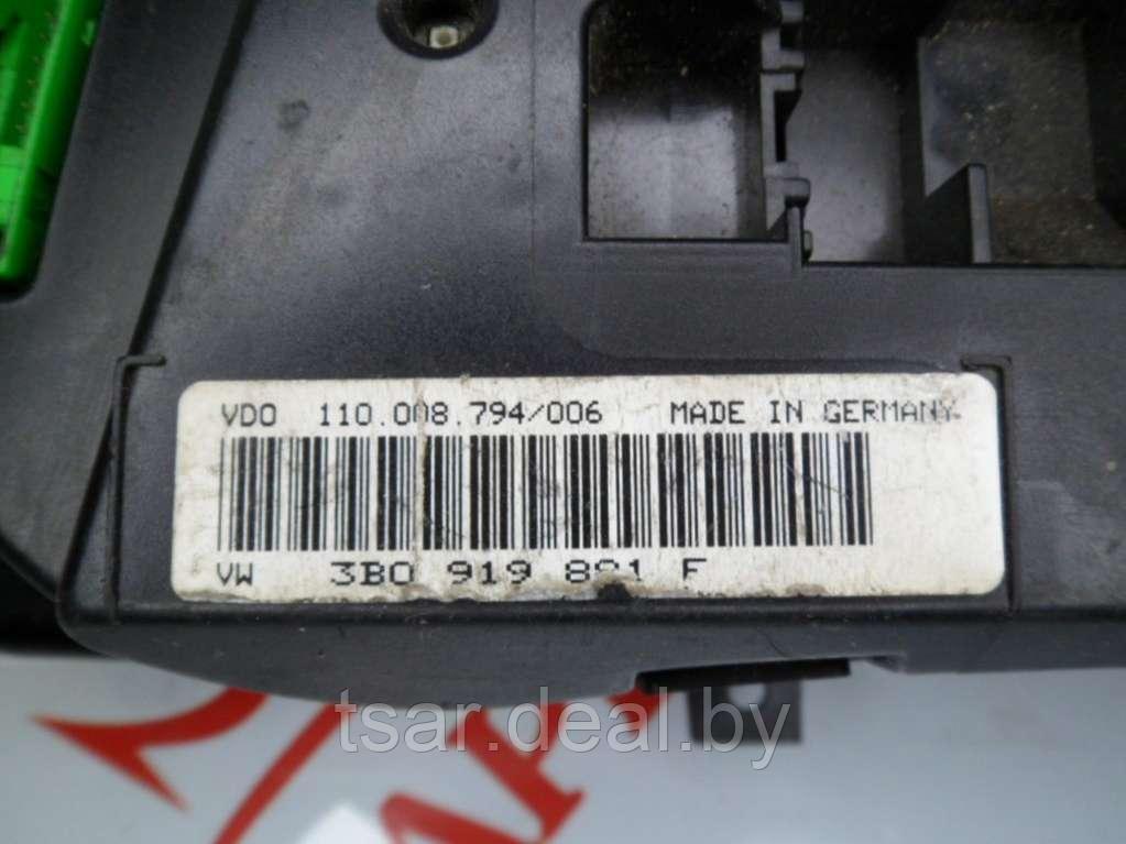 Щиток приборов (приборная панель) Volkswagen Passat B5 (3B0919881F) - фото 4 - id-p191980875