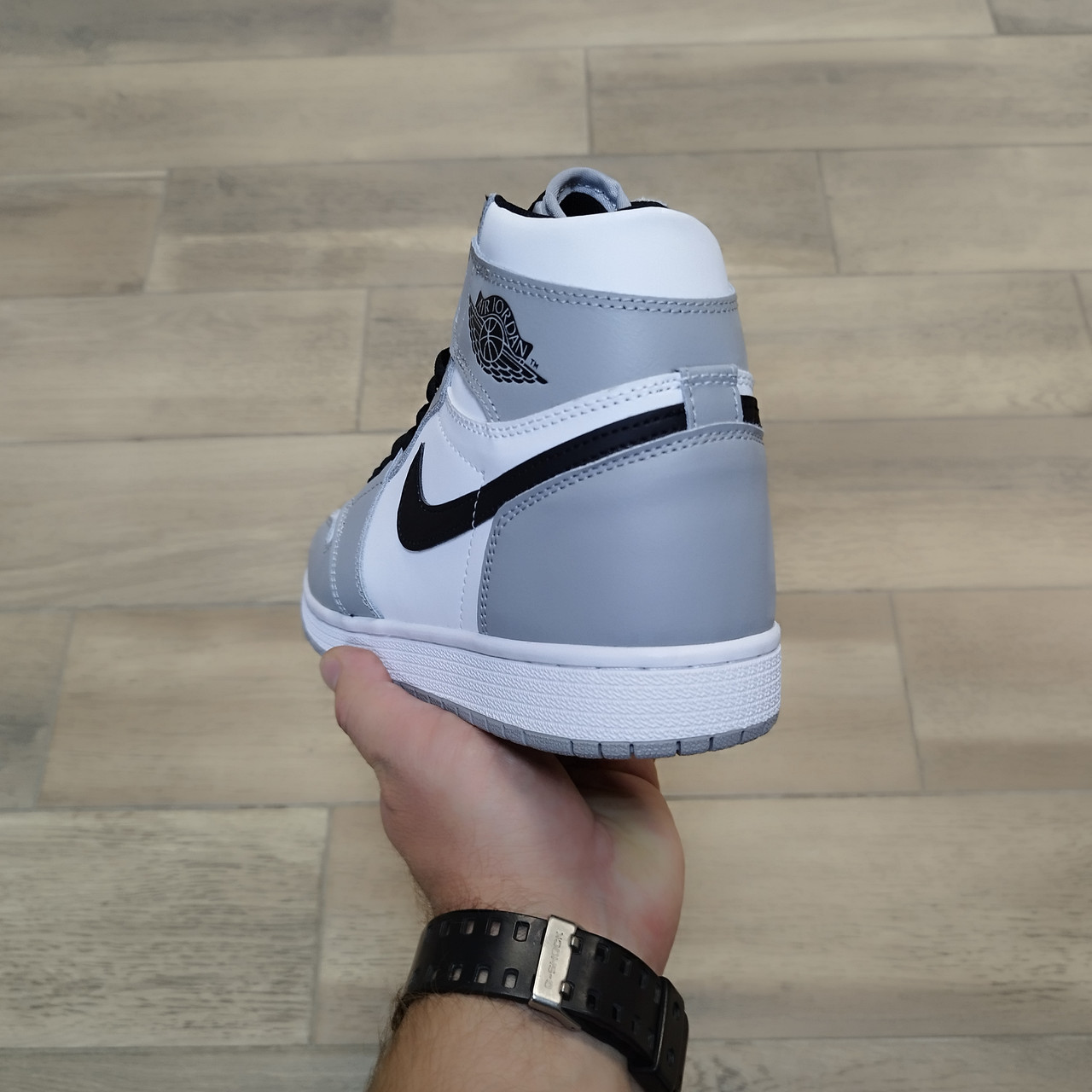 Кроссовки Air Jordan 1 High Light Smoke Grey с мехом - фото 4 - id-p168415453