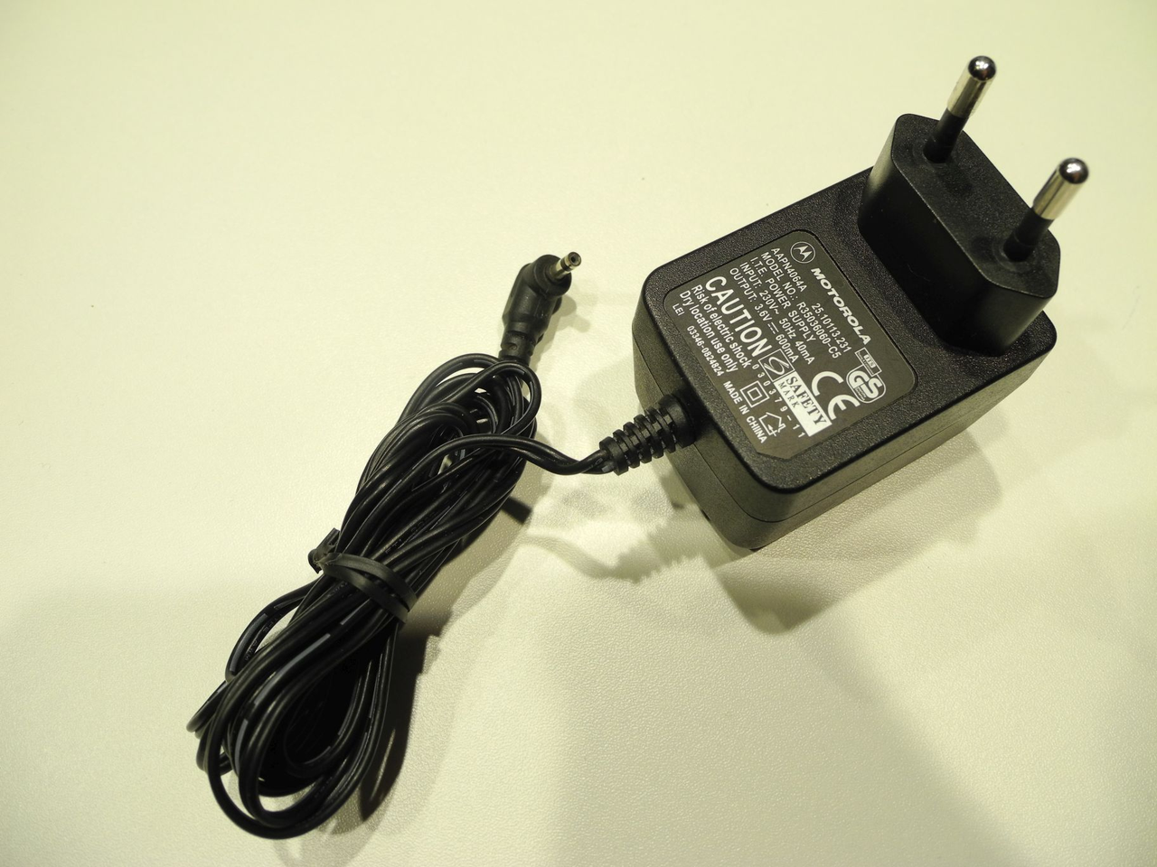 Сетевое зарядное устройство Motorola AAPN4064A R35036060-C5 3.6V 0.6A