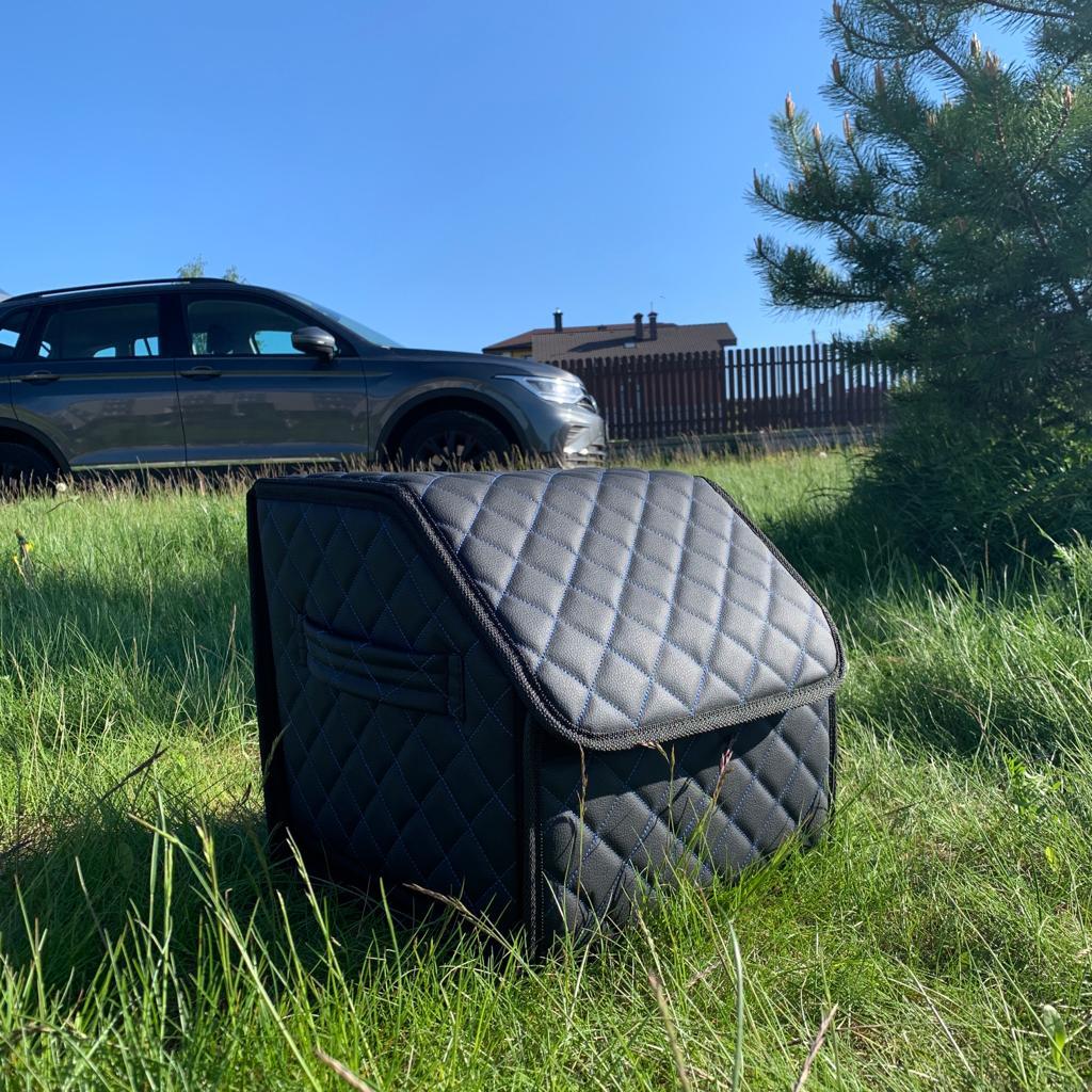 Автомобильный органайзер Кофр в багажник LUX CARBOX Усиленные стенки (размер 30х30см) Черный с синей строчкой